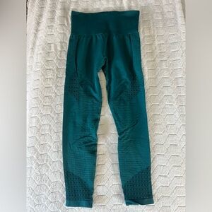 Seamless teal cropped leggings